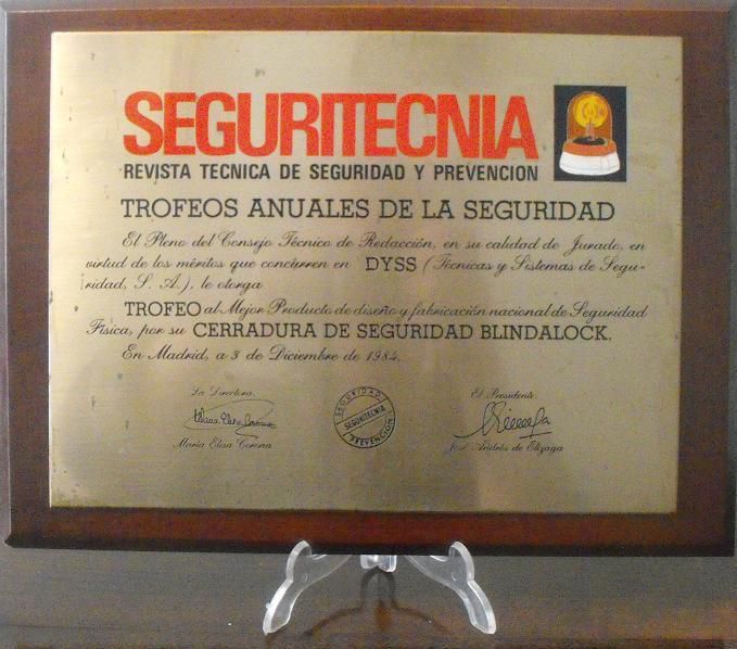 TROFEO AL MEJOR PRODUCTO FABRICACION NACIONAL