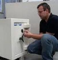 TELEFONO 24h   608 605 111 servicio asistencia tecnica apertura y reparaci&oacute;n sin romper cajas fuertes, todas las marcas en Espa&ntilde;a.&nbsp;
&iexcl;&iexcl;&iexcl; PRESUPUESTO GRATIS !!! .
Abrir y reparar su caja fuerte por WhatsApp &iexcl;&iexcl;&iexcl; Ya es posible !!! conectar telefonicamente 608 605 111 de asistencia tecnica y le pasaremos un presupuesto.
&nbsp;Desconfien de las &uml;visitas gratis&uml; de cerrajeros no autorizados pida un presupuesto antes abrir y reparar su caja fuerte.Para ver nuestro servicio tecnico autorizado&nbsp;haz clic en&nbsp;SERVICIO TECNICO AUTORIZADO
&nbsp;Servicios tecnicos DYSS en &nbsp;&Aacute;lava, Albacete, Alicante, Almer&iacute;a, Asturias, &Aacute;vila, Badajoz, Barcelona, Burgos, C&aacute;ceres, C&aacute;diz, Cantabria, Castell&oacute;n, Ciudad Real, C&oacute;rdoba, La Coru&ntilde;a, Cuenca, Gerona, Granada, Guadalajara, Guip&uacute;zcoa, Huelva, Huesca, Islas Baleares, Ja&eacute;n, Le&oacute;n, L&eacute;rida, Lugo, Madrid, M&aacute;laga, Murcia, Navarra, Ourense, Palencia, Las Palmas, Pontevedra, La Rioja, Salamanca, Segovia, Sevilla, Soria, Tarragona, Teruel, Toledo, Valencia, Valladolid, Vizcaya, Zamora y Zaragoza.
&nbsp;Expertos en apertura y reparaci&oacute;n de las marcas: FICHET, FAC, ARFE, BTV GRUBER, , NORSEFI, ZUBIGARAY, ALBASANZ, PHOENIX, ZEUS 21, FAC, FICHET, OLLE, CONFORTI, DUARTE, TECNOEXPRESS, ANLOAR ,TECNOSEFI, DRAGOSANZ, SPS, CETASA, L&Oacute;PEZ, FUTURA, H&Eacute;CTOR,LOPEZ E HIJOS, LOPEZ HERMANOS, DRACO, GALLEGO, MA&Ntilde;AC , CISA, TOBER, MOSLER, SOLER, PADR&Oacute;S, ARIS&Oacute;, KEILOR, LIPS, ART&Eacute;S, CAMANO, PIBERNAT, RUDYMAYER, ELSAFE, ROSENGREENS, HADAK, CHUBB, TROCCA 2000, TRABA, INFAC, IMPERATOR, SEFER, COBRA, LK, FERRIMAX&hellip;..
Servicio tecnico oficial DYSS en todas las provincias PRESUPUESTO GRATIS Precio mas barato garantizado COPRUEBELO. Desconfien de las &uml;visitas gratis&uml; de cerrajeros no autorizados pida un presupuesto antes Abrir y reparar su caja fuerte
Nuestros t&eacute;cnicos est&aacute;n acreditados para abrir cajas fuertes por UCES (Uni&oacute;n de cerrajeros de seguridad Espa&ntilde;a). Podemos abrir cualquier caja fuerte grande o peque&ntilde;a. Ofrecemos la reparaci&oacute;n y el mantenimiento &nbsp;en todas las marcas de cajas fuertes y pueden realizar cambios de combinaci&oacute;n si su seguridad ha sido comprometida.
M&aacute;s informaci&oacute;n de nuestro servicio tecnico cajas fuertes haz clic aqu&iacute;&nbsp;S.A.T&nbsp;&nbsp;
UN TECNICO EXPERTO EN CAJAS FUERTES ES&nbsp;LA MEJOR&nbsp;OPCION
Tras a&ntilde;os de esfuerzo y dedicaci&oacute;n, hemos logrado una alta especializaci&oacute;n en la manipulaci&oacute;n y reparaci&oacute;n de cajas fuertes y otros muchos productos relacionados con la seguridad.  Nuestros avales son una larga lista de clientes satisfechos, entre los que se encuentran: Entidades bancarias Empresas constructoras Aseguradoras Agencias de viaje Grandes constructoras Administraciones de loter&iacute;a Gasolineras Joyer&iacute;as Empresas de seguridad y muchos m&aacute;s
&nbsp;
&nbsp;