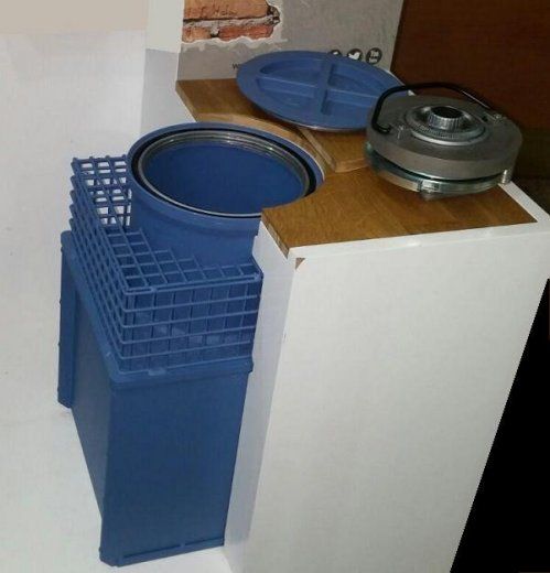 Video caja fuertes subterranea
Las cajas fuertes empotradas en el suelo por su naturaleza son fáciles de camuflar, ahorran espacio, son discretas y son unas de las cajas fuertes pequeñas más seguras del mercado debido a su especial diseño ya que las hacen tan seguras o más que las instaladas en los bancos una vez instaladas, forman parte de la estructura del edificio, haciendo imposible su extracción del suelo, idóneas en todos los sitios con planta baja (empresas, comercios, joyerias, loterias, gasolineras, domiciliosparticulares etc.)
 
Conecte con nuestro teléfono 24h 608 605 111 le informaremos sobre CAJAS FUERTES subterraneas y le pasaremos presupuesto.
También puedes solicitar tu presupuesto por WhatsApp en el telefono: 608 605 111 