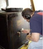 TELEFONO 24h   608 605 111 servicio asistencia tecnica apertura y reparaci&oacute;n sin romper cajas fuertes, todas las marcas en Espa&ntilde;a.&nbsp;
&iexcl;&iexcl;&iexcl; PRESUPUESTO GRATIS !!! .
Abrir y reparar su caja fuerte por WhatsApp &iexcl;&iexcl;&iexcl; Ya es posible !!! conectar telefonicamente 608 605 111 de asistencia tecnica y le pasaremos un presupuesto.
&nbsp;Desconfien de las &uml;visitas gratis&uml; de cerrajeros no autorizados pida un presupuesto antes abrir y reparar su caja fuerte.Para ver nuestro servicio tecnico autorizado&nbsp;haz clic en&nbsp;SERVICIO TECNICO AUTORIZADO
&nbsp;Servicios t&eacute;cnicos DYSS en: Madrid , Sevilla, Barcelona, &Aacute;lava ,Albacete, Alicante, Almer&iacute;a, Asturias, &Aacute;vila, Badajoz, Burgos, C&aacute;ceres, C&aacute;diz, Cantabria, Castell&oacute;n, Ciudad Real, C&oacute;rdoba, La Coru&ntilde;a, Cuenca, Gerona, Granada, Guadalajara, Guip&uacute;zcoa, Huelva, Huesca, Islas Baleares, Ja&eacute;n, Le&oacute;n, L&eacute;rida, Lugo, M&aacute;laga, Murcia, Navarra, Ourense, Palencia, Las Palmas, Pontevedra, La Rioja, Salamanca, Segovia, Soria, Tarragona, Teruel, Toledo, Valencia, Valladolid, Vizcaya, Zamora y Zaragoza
Expertos en apertura y reparaci&oacute;n de las marcas: FICHET, FAC, ARFE, BTV GRUBER, , NORSEFI, LOPEZ E HIJOS, LOPEZ HERMANOS, ZUBIGARAY, ALBASANZ, PHOENIX ,ZEUS 21, FAC, FICHET, OLLE, CONFORTI, DUARTE, TECNOEXPRESS, TECNOSEFI, DRAGOSANZ, SPS, CETASA, L&Oacute;PEZ, FUTURA, H&Eacute;CTOR, DRACO, GALLEGO, MA&Ntilde;AC , CISA, TOBER, MOSLER, SOLER, PADR&Oacute;S, ARIS&Oacute;, KEILOR, LIPS, ART&Eacute;S, CAMANO, PIBERNAT, RUDYMAYER, ELSAFE, ROSENGREENS, HADAK, CHUBB, TROCCA 2000, TRABA, INFAC, IMPERATOR, SEFER, COBRA, LK, FERRIMAX&hellip;..
Servicio tecnico oficial DYSS en todas las provincias PRESUPUESTO GRATIS Precio mas barato garantizado COPRUEBELO. Desconfien de las &uml;visitas gratis&uml; de cerrajeros no autorizados pida un presupuesto antes Abrir y reparar su caja fuerte
Nuestros t&eacute;cnicos est&aacute;n acreditados para abrir cajas fuertes por UCES (Uni&oacute;n de cerrajeros de seguridad Espa&ntilde;a). Podemos abrir cualquier caja fuerte grande o peque&ntilde;a. Ofrecemos la reparaci&oacute;n y el mantenimiento &nbsp;en todas las marcas de cajas fuertes y pueden realizar cambios de combinaci&oacute;n si su seguridad ha sido comprometida.
M&aacute;s informaci&oacute;n de nuestro servicio tecnico cajas fuertes haz clic aqu&iacute;&nbsp;S.A.T&nbsp;&nbsp;
UN TECNICO EXPERTO EN CAJAS FUERTES ES&nbsp;LA MEJOR&nbsp;OPCION
Tras a&ntilde;os de esfuerzo y dedicaci&oacute;n, hemos logrado una alta especializaci&oacute;n en la manipulaci&oacute;n y reparaci&oacute;n de cajas fuertes y otros muchos productos relacionados con la seguridad.  Nuestros avales son una larga lista de clientes satisfechos, entre los que se encuentran: Entidades bancarias Empresas constructoras Aseguradoras Agencias de viaje Grandes constructoras Administraciones de loter&iacute;a Gasolineras Joyer&iacute;as Empresas de seguridad y muchos m&aacute;s